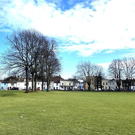 Supreme - 1 Bedroom Apart Sleeps 4 Short/Long Stay Gillingham  Exteriör bild