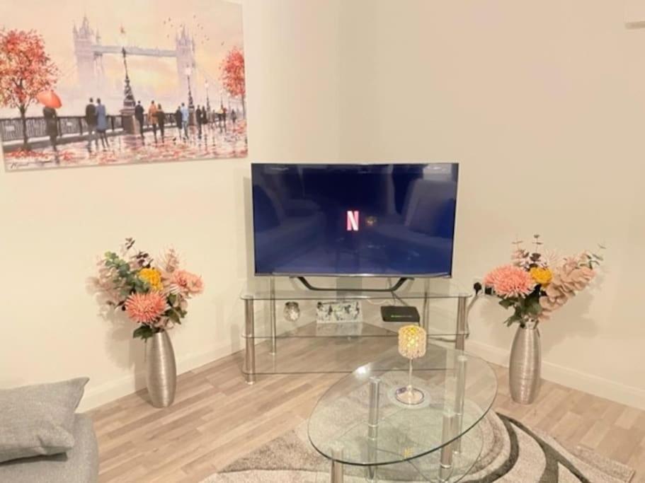 Supreme - 1 Bedroom Apart Sleeps 4 Short/Long Stay Gillingham  Exteriör bild