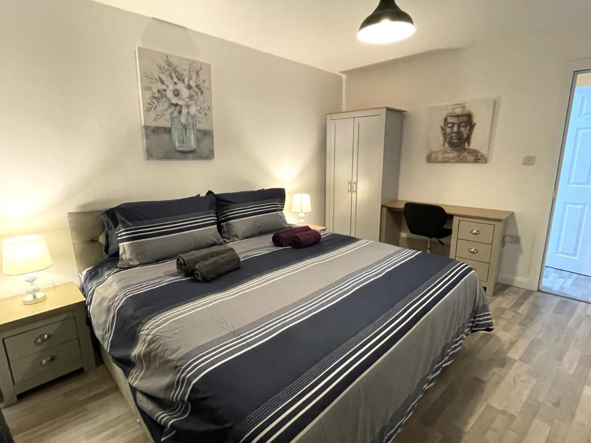 Supreme - 1 Bedroom Apart Sleeps 4 Short/Long Stay Gillingham  Exteriör bild