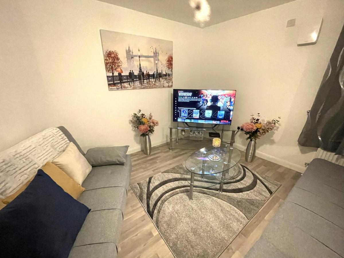 Supreme - 1 Bedroom Apart Sleeps 4 Short/Long Stay Gillingham  Exteriör bild