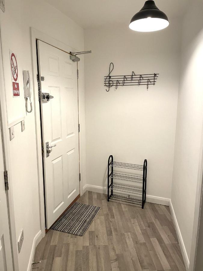 Supreme - 1 Bedroom Apart Sleeps 4 Short/Long Stay Gillingham  Exteriör bild