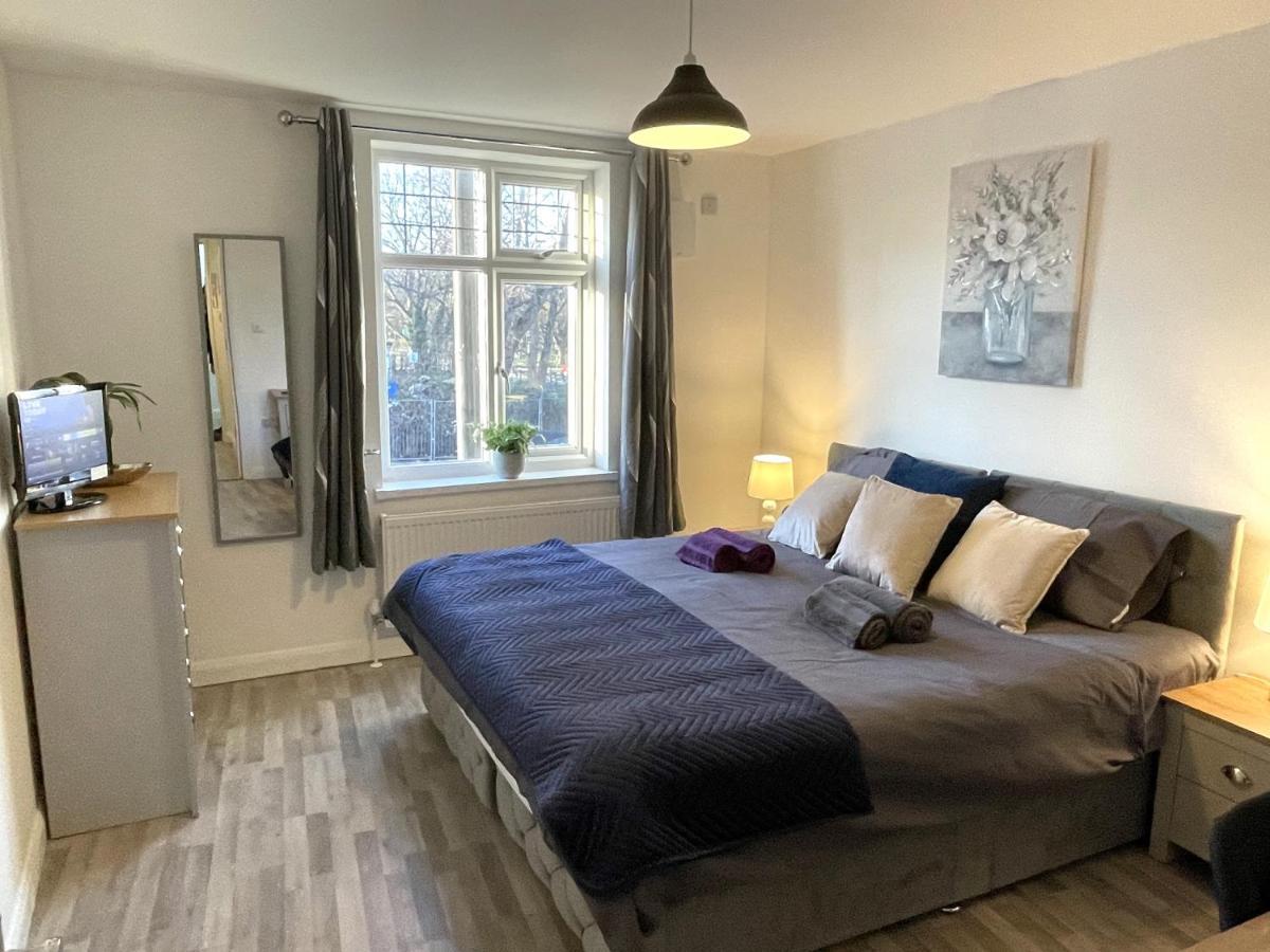 Supreme - 1 Bedroom Apart Sleeps 4 Short/Long Stay Gillingham  Exteriör bild