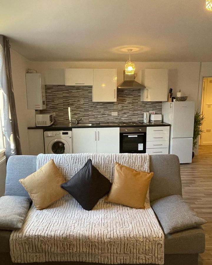 Supreme - 1 Bedroom Apart Sleeps 4 Short/Long Stay Gillingham  Exteriör bild