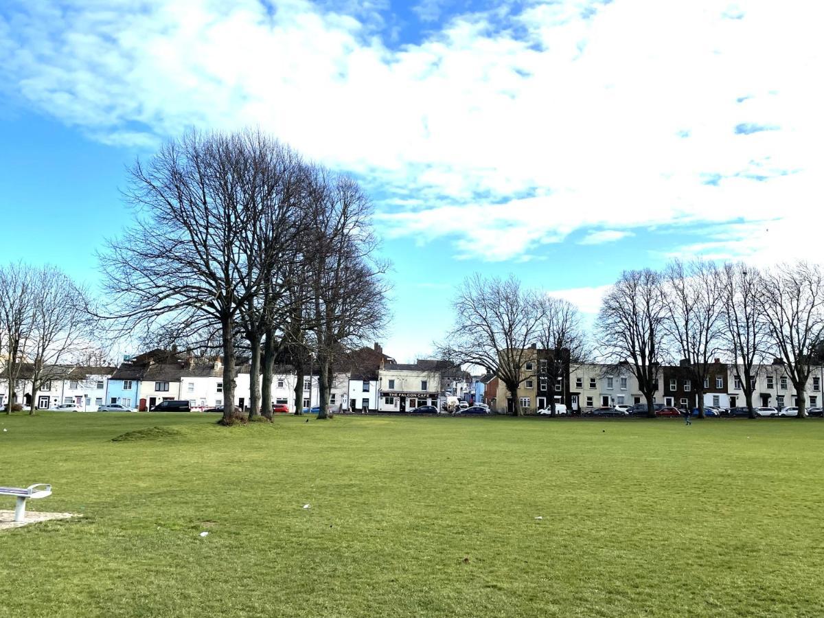 Supreme - 1 Bedroom Apart Sleeps 4 Short/Long Stay Gillingham  Exteriör bild