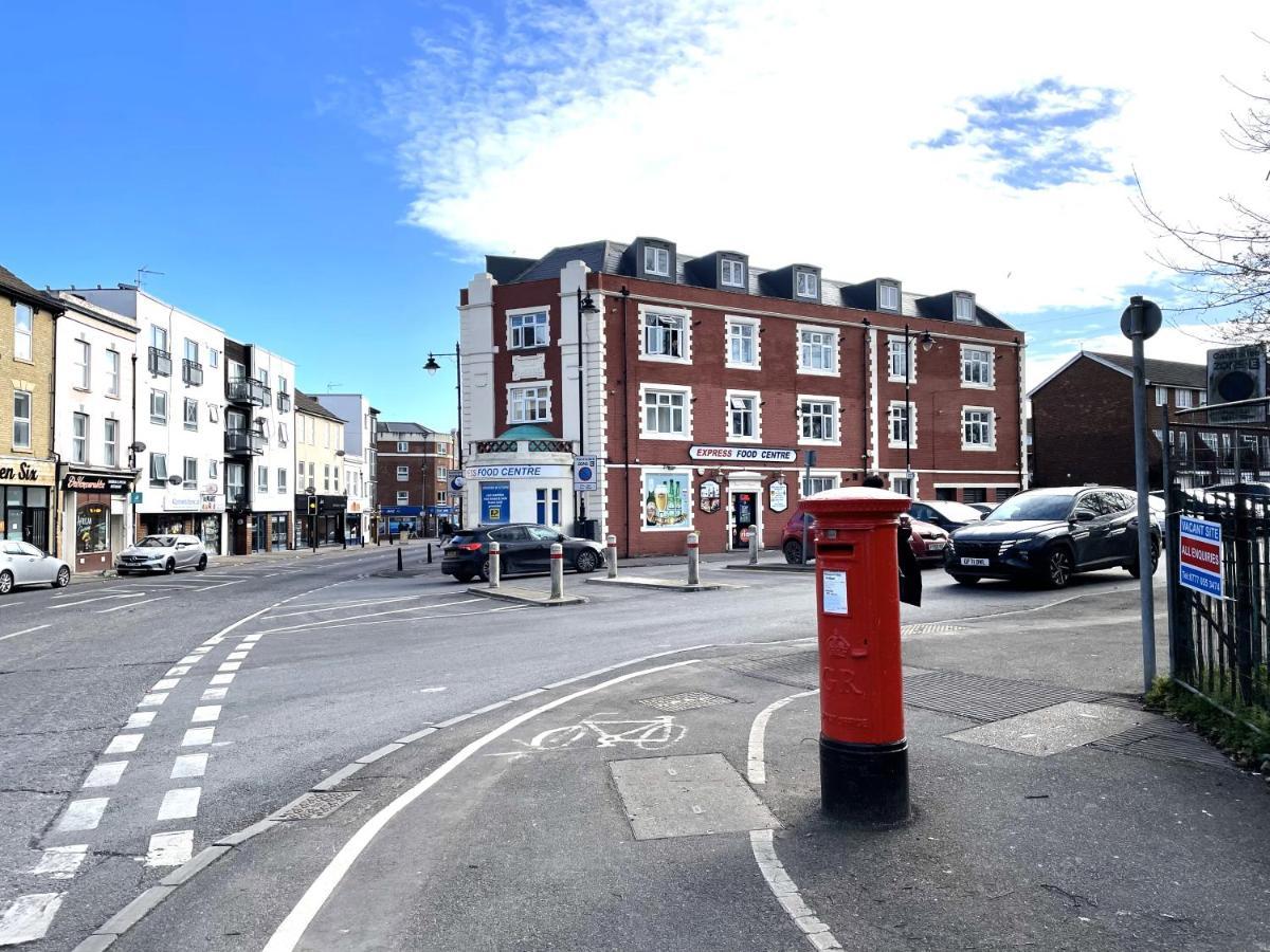 Supreme - 1 Bedroom Apart Sleeps 4 Short/Long Stay Gillingham  Exteriör bild